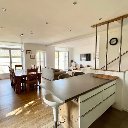 La Maison Rose At Lyvet Port Is A Beautiful Pet Friendly Riverside Close To Dinan Sleeps 6 Dom wakacyjny *