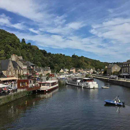 La Maison Rose At Lyvet Port Is A Beautiful Pet Friendly Riverside Close To Dinan Sleeps 6 Dom wakacyjny La Vicomté-sur-Rance