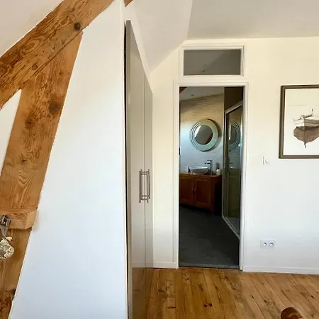 La Maison Rose At Lyvet Port Is A Beautiful Pet Friendly Riverside Close To Dinan Sleeps 6 La Vicomté-sur-Rance