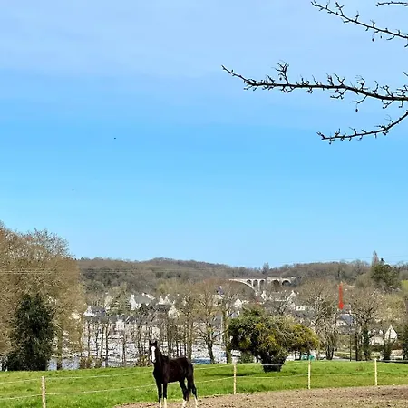 La Maison Rose At Lyvet Port Is A Beautiful Pet Friendly Riverside Close To Dinan Sleeps 6 Dom wakacyjny