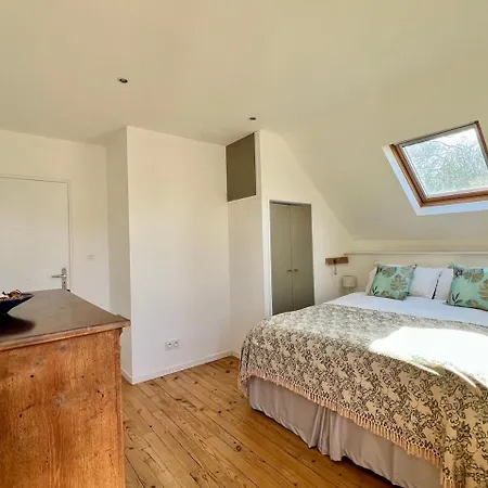 Dom wakacyjny La Maison Rose At Lyvet Port Is A Beautiful Pet Friendly Riverside Close To Dinan Sleeps 6 La Vicomté-sur-Rance