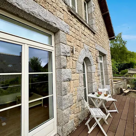 Dom wakacyjny La Maison Rose At Lyvet Port Is A Beautiful Pet Friendly Riverside Close To Dinan Sleeps 6 La Vicomté-sur-Rance